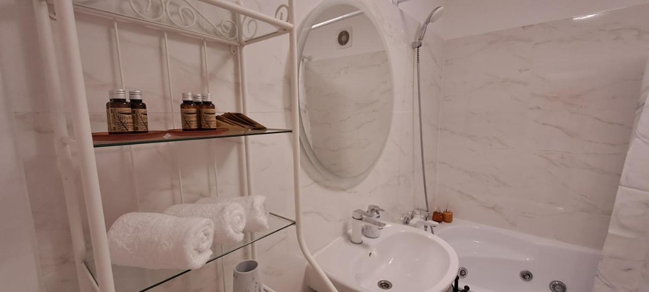 Cotroceni Accommodations Upstairs Bucareste Exterior foto